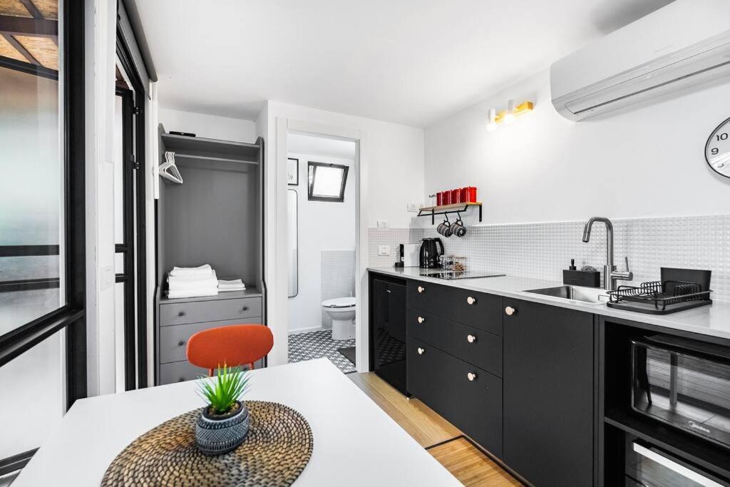 ラーナナThe Container Houseアパートメント エクステリア 写真