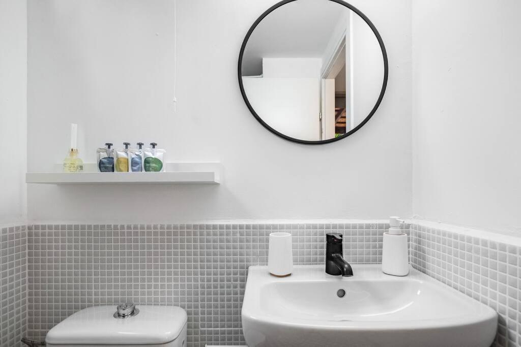 ラーナナThe Container Houseアパートメント エクステリア 写真